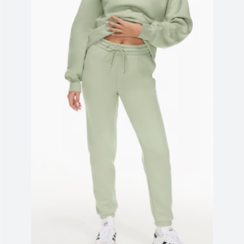 TNA Cozy AF Fleece Joggers Sage Green - Picture 1 of 7